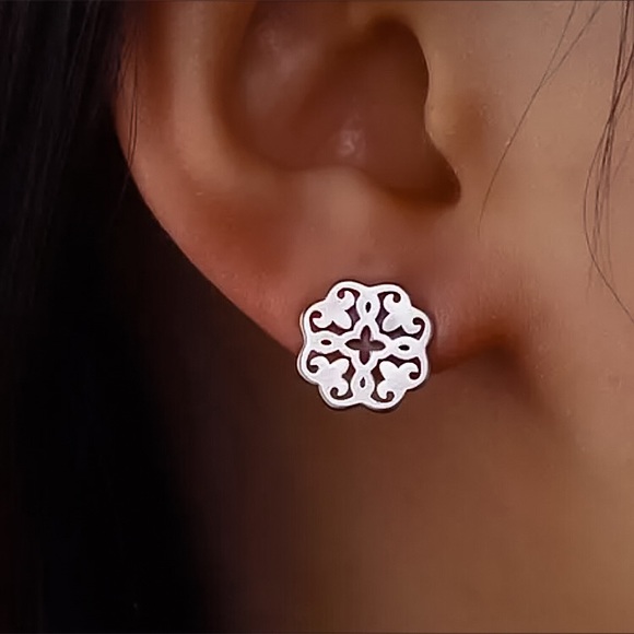 🔵𝟲𝟱%𝗢𝗙𝗙 𝗯𝘂𝗻𝗱𝗹𝗲𝘀 𝟯+🔵 NEW Fleur-De-Lis Stainless Steel Earrings - Picture 6 of 11